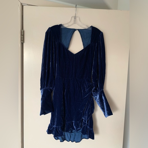 REFORMATION FORTUNE DRESS - Picture 3 of 6